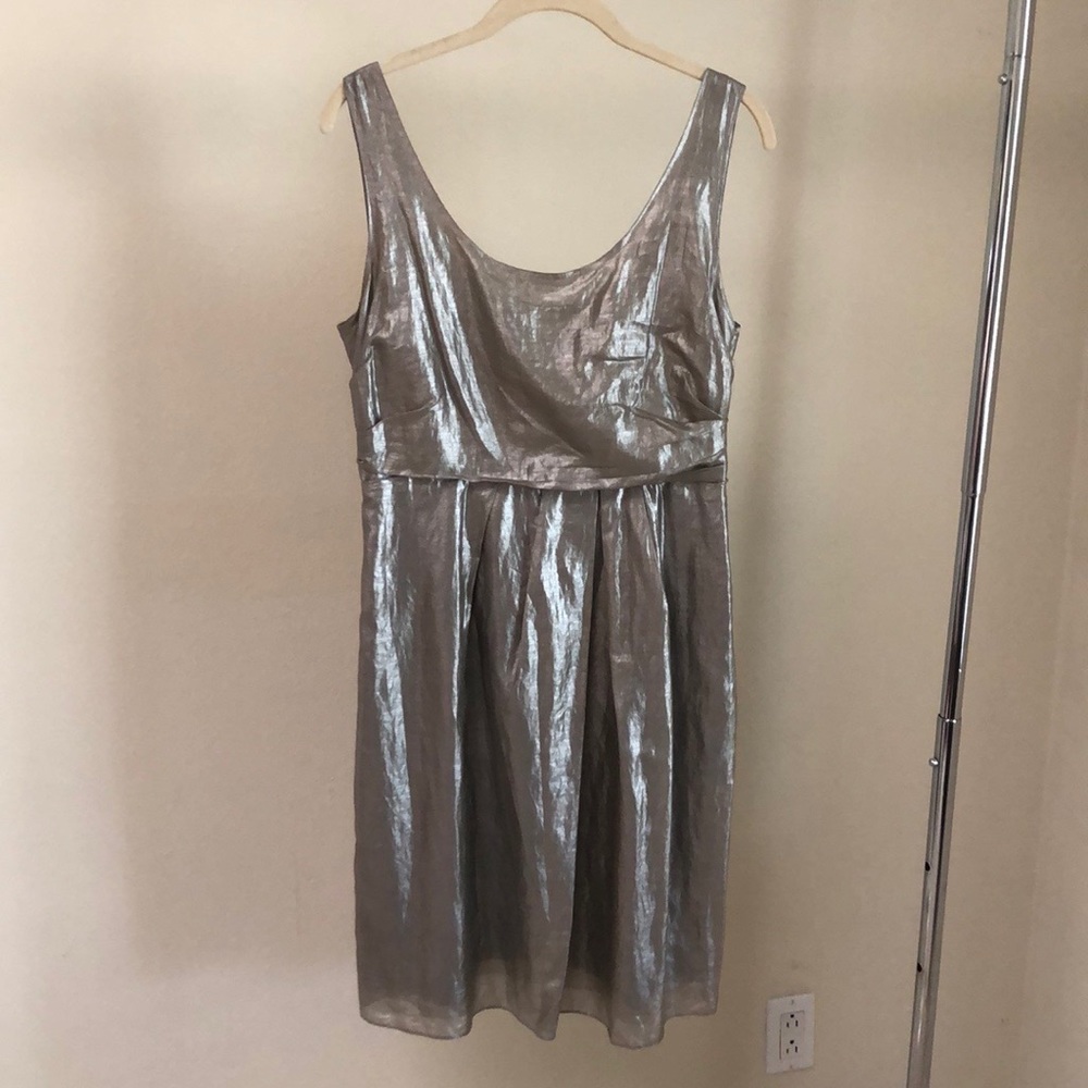 Elite Tahari sleeveless silver metallic dress